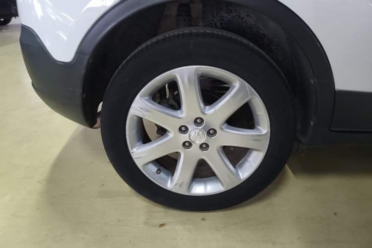 Used Buick Encore 2015 1.4T Automatic Two-Wheel Drive Urban Elite Version Exterior 5