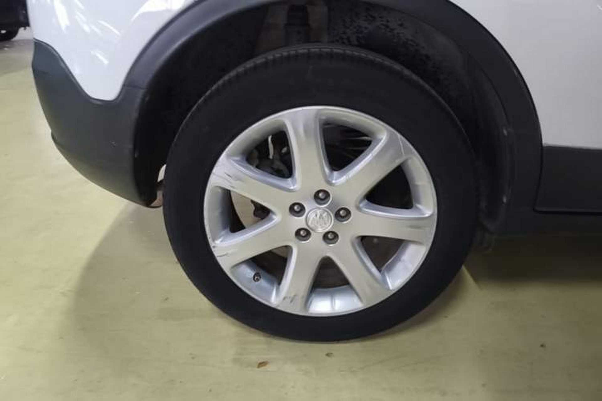 Used Buick Encore 2015 1.4T Automatic Two-Wheel Drive Urban Elite Version Exterior 5