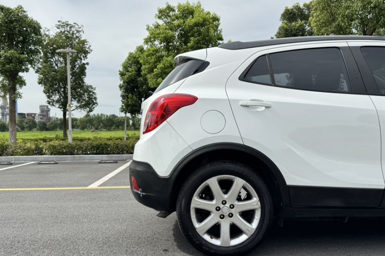 Used Buick Encore 2015 1.4T Automatic Two-Wheel Drive Urban Elite Version Exterior 6