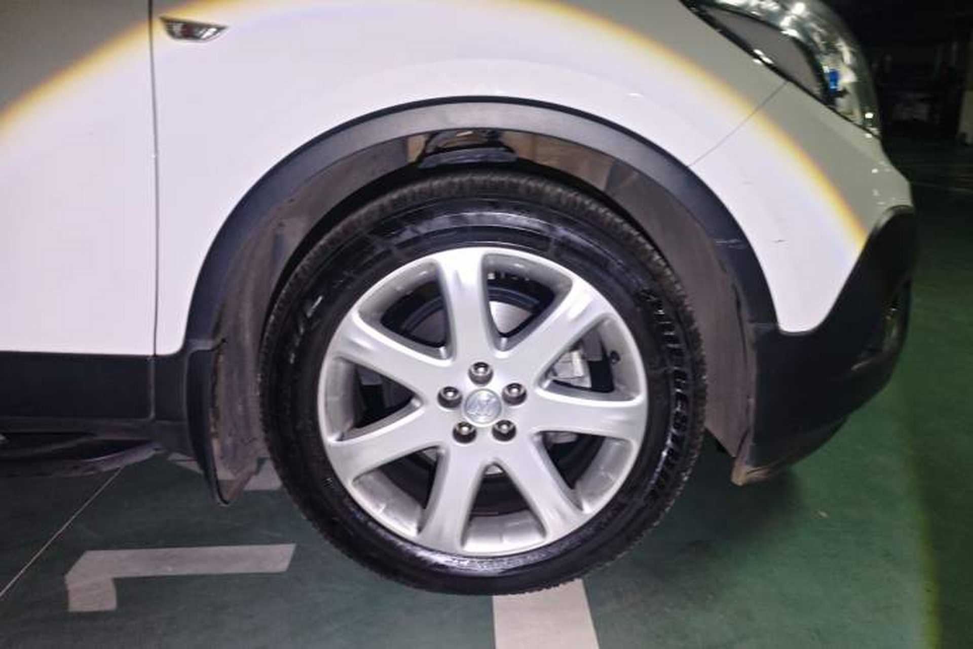 Used Buick Encore 2015 1.4T Automatic Two-Wheel Drive Urban Elite Version Exterior 7