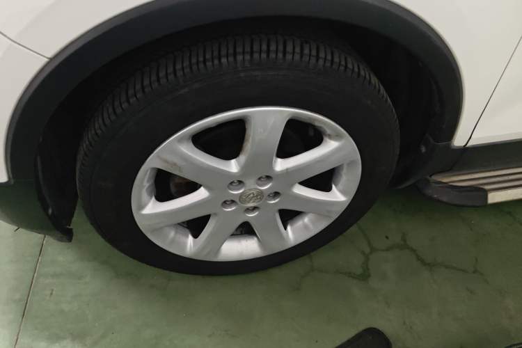 Used Buick Encore 2015 1.4T Automatic All-Wheel-Drive Flagship Model Exterior 7