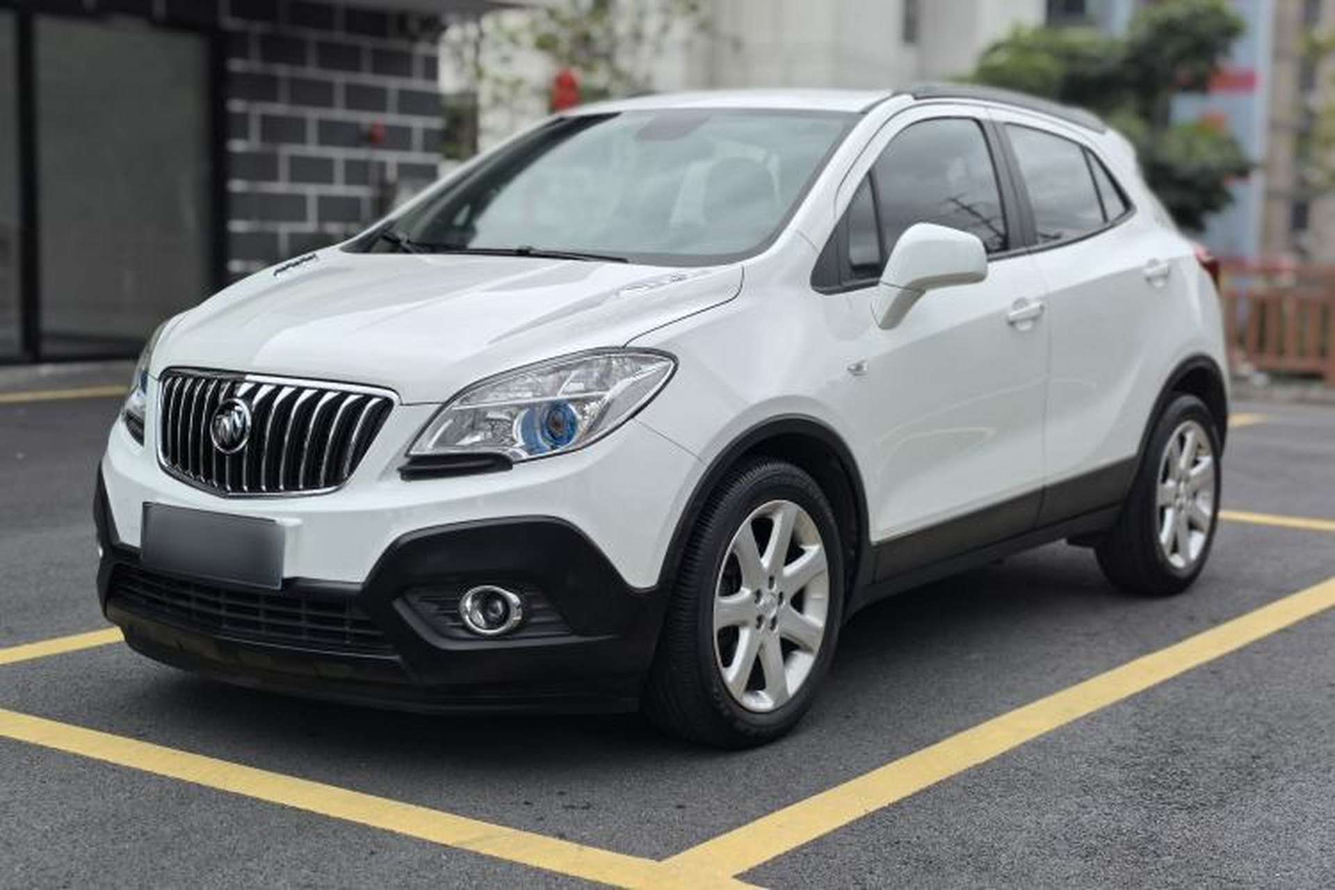 Used Buick Encore 2015 1.4T Automatic Two-Wheel Drive Urban Elite Version Front Left 45 Deg