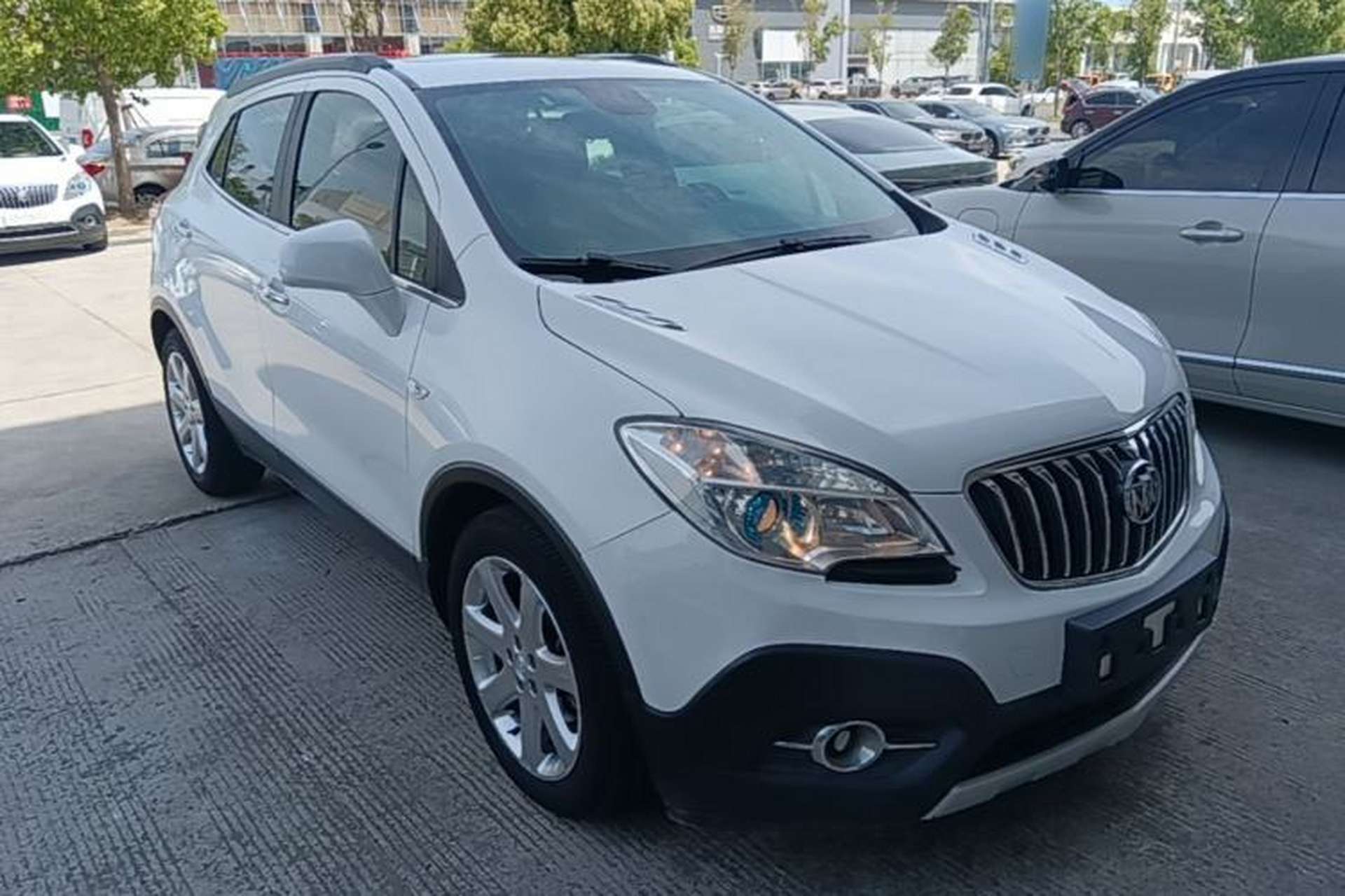 Used Buick Encore 2015 1.4T Automatic Two-Wheel Drive Urban Leading Model Front Right 45 Deg