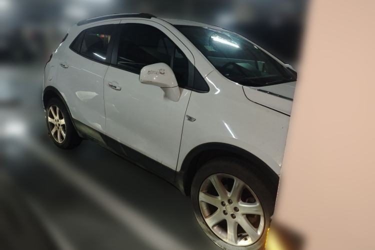 Used Buick Encore 2015 1.4T Automatic Two-Wheel Drive Urban Elite Version Front Right 45 Deg
