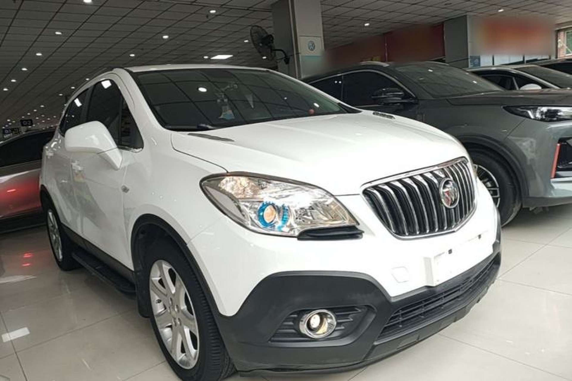 Used Buick Encore 2015 1.4T Automatic Two-Wheel Drive Urban Elite Version Front Right 45 Deg