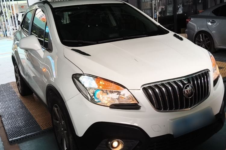 Used Buick Encore 2015 1.4T Automatic Two-Wheel Drive Urban Elite Version Front Right 45 Deg