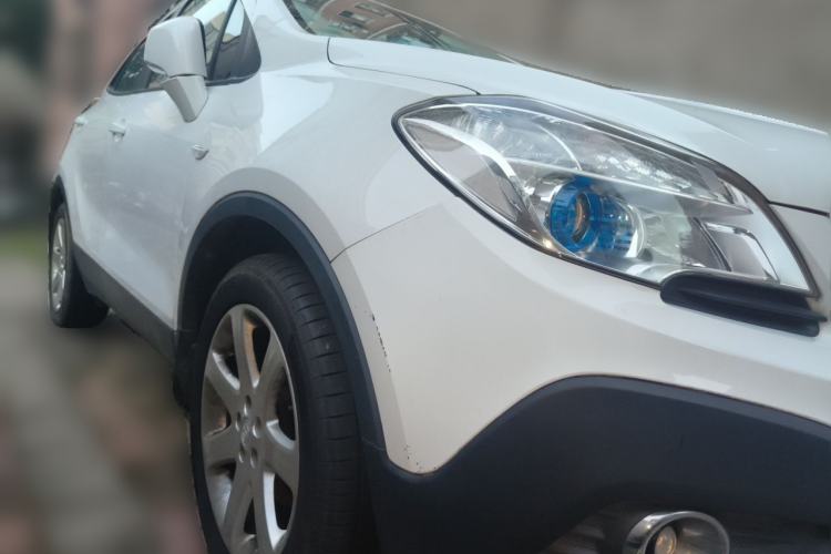 Used Buick Encore 2015 1.4T Automatic Two-Wheel Drive Urban Elite Version Front Right 45 Deg