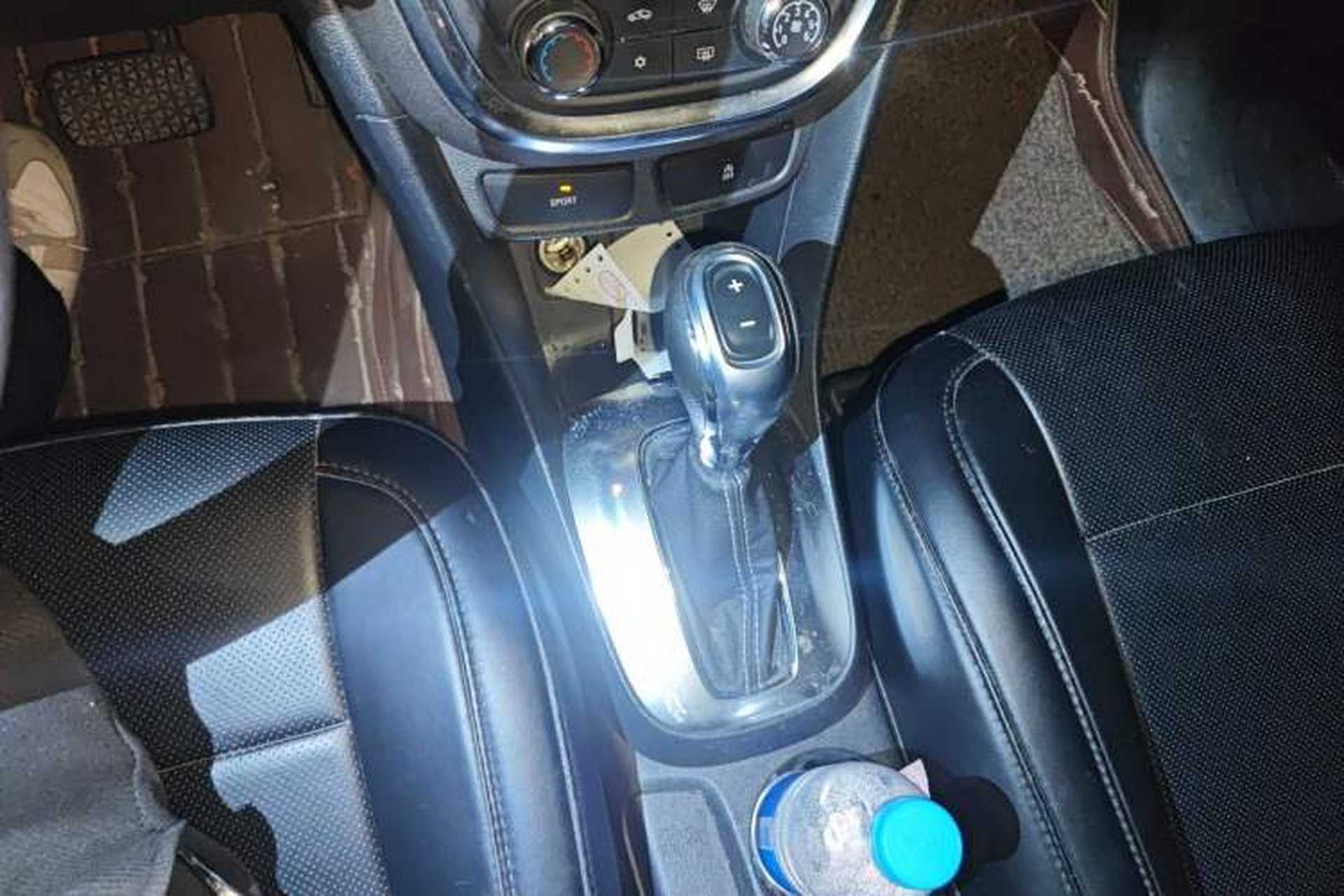Used Buick Encore 2015 1.4T Automatic Two-Wheel Drive Urban Elite Version Gear Lever