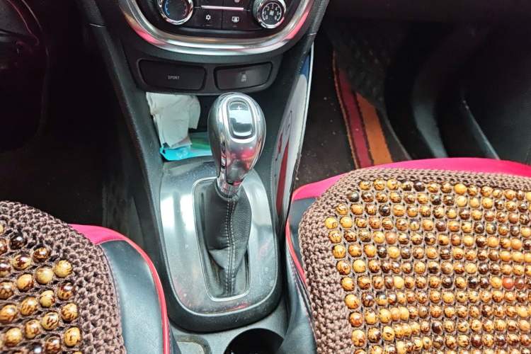 Used Buick Encore 2015 1.4T Automatic Two-Wheel Drive Urban Elite Version Gear Lever