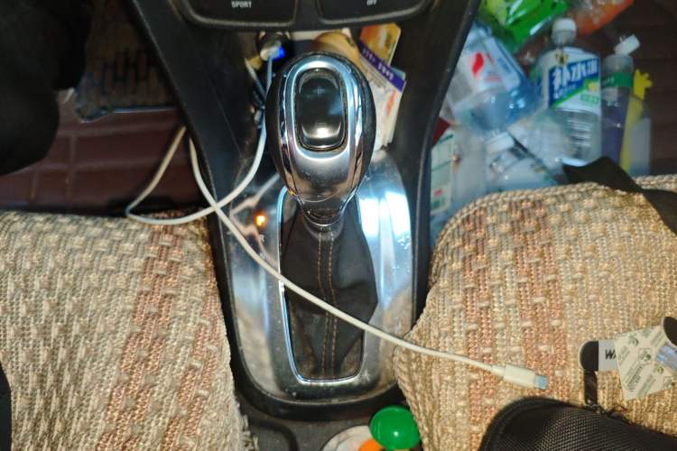 Used Buick Encore 2015 1.4T Automatic Two-Wheel Drive Urban Elite Version Gear Lever