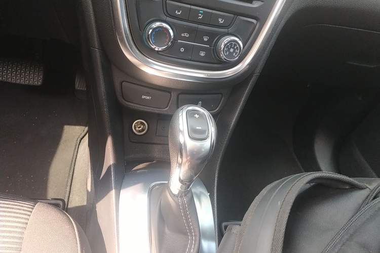 Used Buick Encore 2015 1.4T Automatic Two-Wheel Drive Urban Elite Version Gear Lever