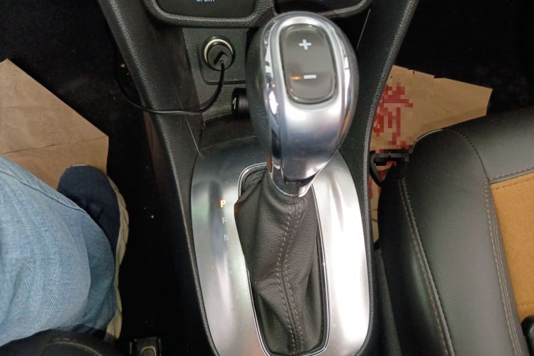 Used Buick Encore 2015 1.4T Automatic Two-Wheel Drive Urban Leading Model Gear Lever
