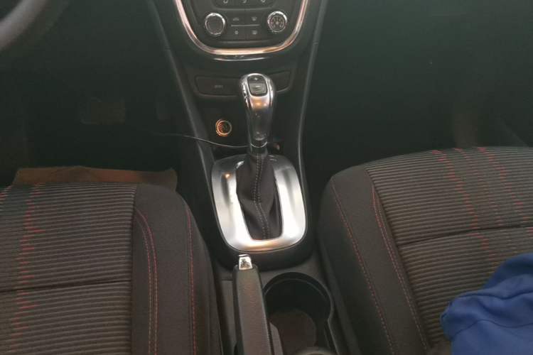 Used Buick Encore 2015 1.4T Automatic Two-Wheel Drive Urban Elite Version Gear Lever