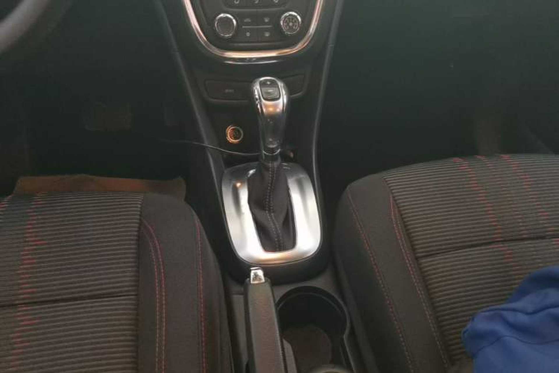 Used Buick Encore 2015 1.4T Automatic Two-Wheel Drive Urban Elite Version Gear Lever
