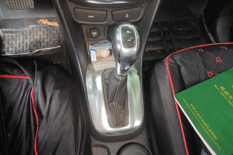 Used Buick Encore 2015 1.4T Automatic Two-Wheel Drive Urban Elite Version Gear Lever