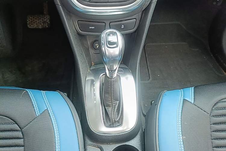 Used Buick Encore 2015 1.4T Automatic Two-Wheel Drive Urban Elite Version Gear Lever