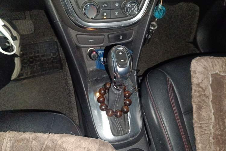 Used Buick Encore 2015 1.4T Automatic Two-Wheel Drive Urban Elite Version Gear Lever