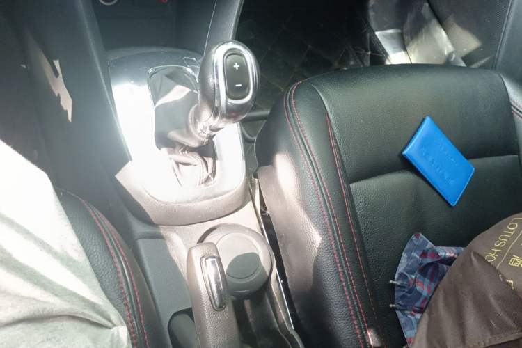 Used Buick Encore 2015 1.4T Automatic Two-Wheel Drive Urban Elite Version Gear Lever