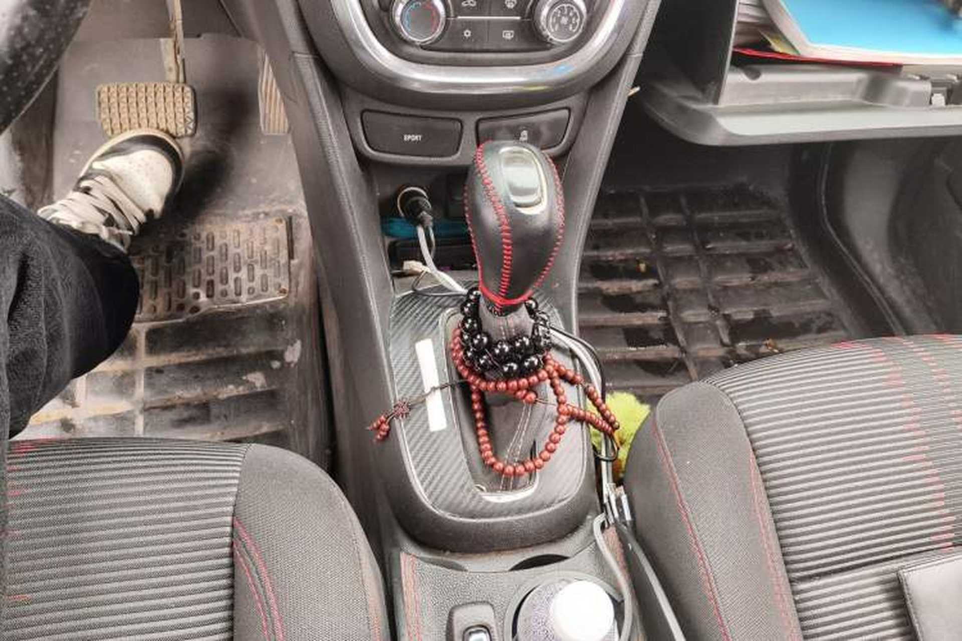 Used Buick Encore 2015 1.4T Automatic Two-Wheel Drive Urban Elite Version Gear Lever