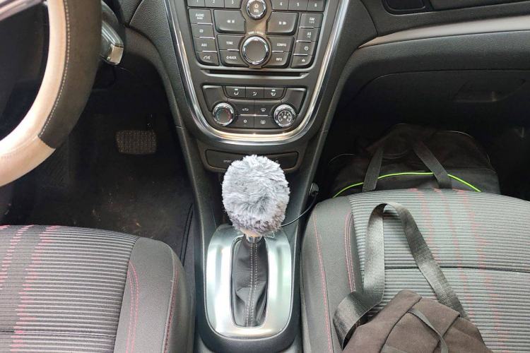 Used Buick Encore 2015 1.4T Automatic Two-Wheel Drive Urban Elite Version Gear Lever