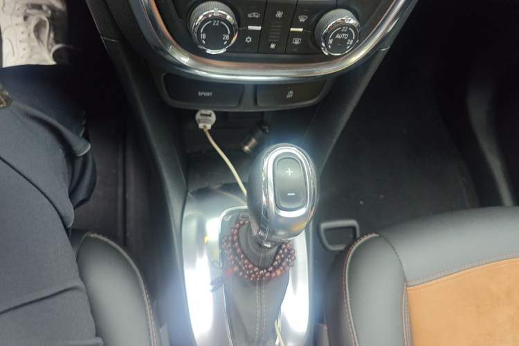 Used Buick Encore 2015 1.4T Automatic Two-Wheel Drive Urban Leading Model Gear Lever