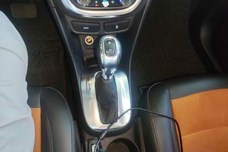 Used Buick Encore 2015 1.4T Automatic Two-Wheel Drive Urban Leading Model Gear Lever
