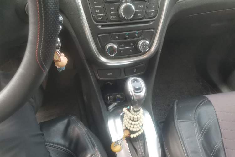 Used Buick Encore 2015 1.4T Automatic Two-Wheel Drive Urban Elite Version Gear Lever