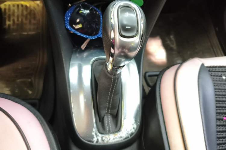 Used Buick Encore 2015 1.4T Automatic Two-Wheel Drive Urban Elite Version Gear Lever