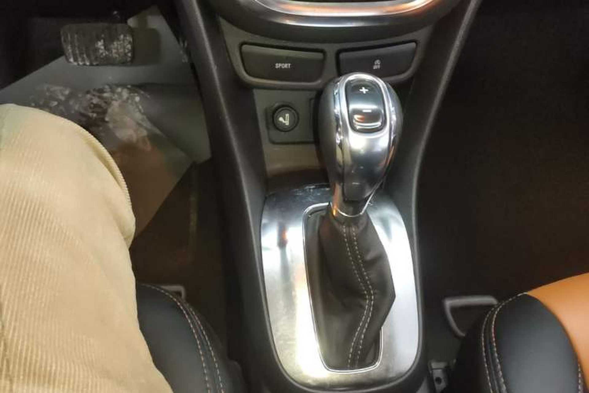 Used Buick Encore 2015 1.4T Automatic Two-Wheel Drive Urban Elite Version Gear Lever