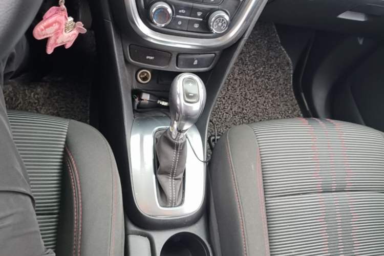 Used Buick Encore 2015 1.4T Automatic Two-Wheel Drive Urban Elite Version Gear Lever