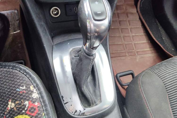 Used Buick Encore 2015 1.4T Automatic Two-Wheel Drive Urban Elite Version Gear Lever