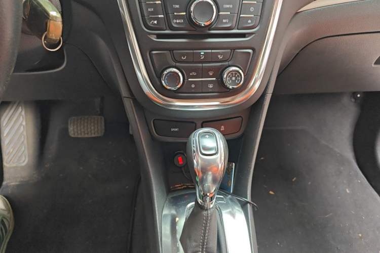 Used Buick Encore 2015 1.4T Automatic Two-Wheel Drive Urban Elite Version Gear Lever