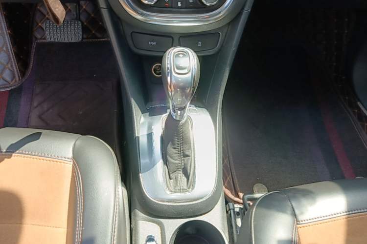 Used Buick Encore 2015 1.4T Automatic Two-Wheel Drive Urban Leading Model Gear Lever