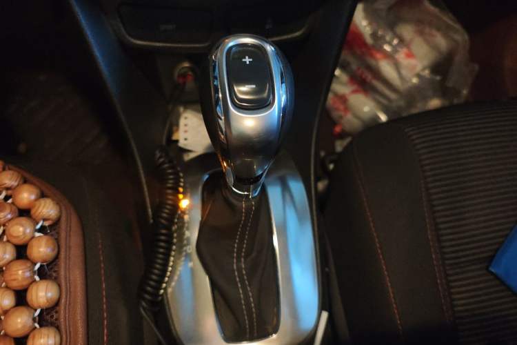 Used Buick Encore 2015 1.4T Automatic Two-Wheel Drive Urban Elite Version Gear Lever