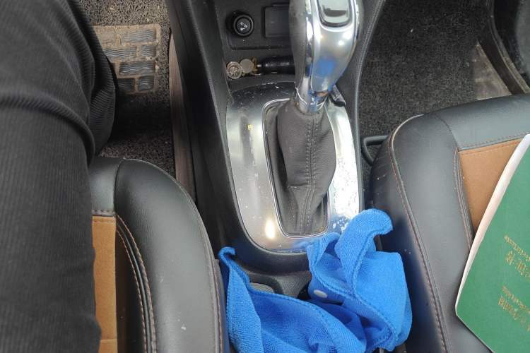 Used Buick Encore 2015 1.4T Automatic Two-Wheel Drive Urban Leading Model Gear Lever