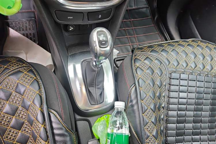Used Buick Encore 2015 1.4T Automatic Two-Wheel Drive Urban Elite Version Gear Lever