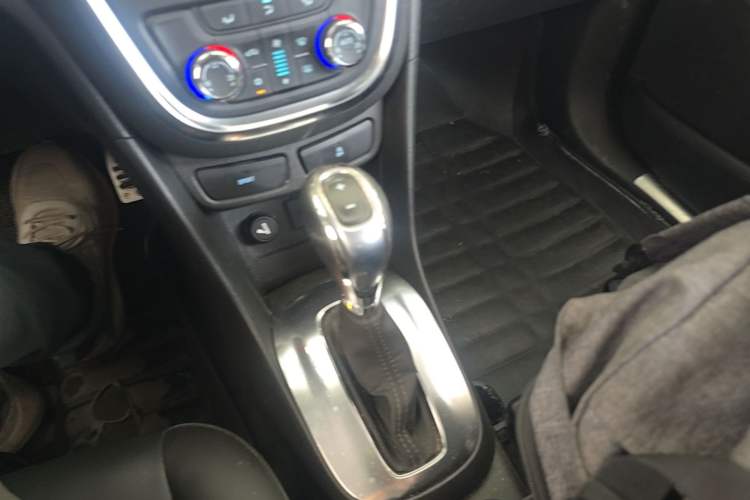 Used Buick Encore 2015 1.4T Automatic Two-Wheel Drive Urban Leading Model Gear Lever