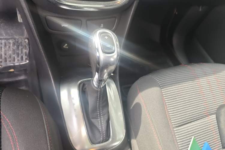 Used Buick Encore 2015 1.4T Automatic Two-Wheel Drive Urban Elite Version Gear Lever
