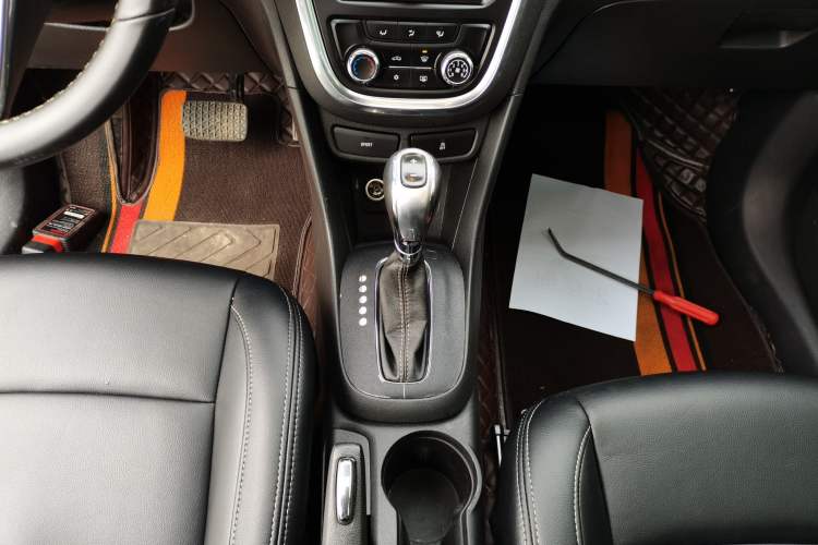 Used Buick Encore 2015 1.4T Automatic Two-Wheel Drive Urban Elite Version Gear Lever