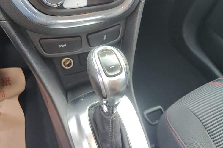 Used Buick Encore 2015 1.4T Automatic Two-Wheel Drive Urban Elite Version Gear Lever