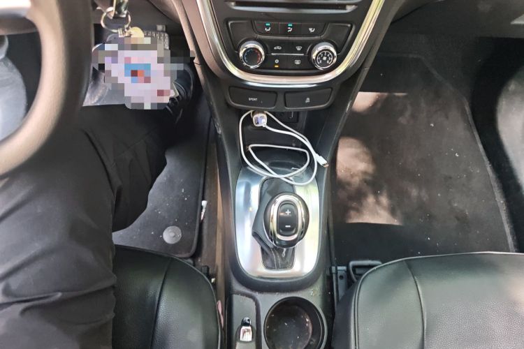 Used Buick Encore 2015 1.4T Automatic Two-Wheel Drive Urban Elite Version Gear Lever