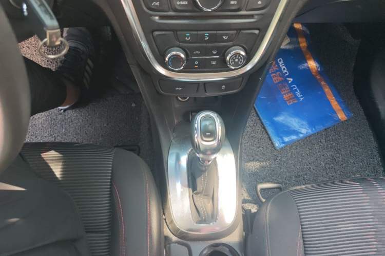 Used Buick Encore 2015 1.4T Automatic Two-Wheel Drive Urban Elite Version Gear Lever