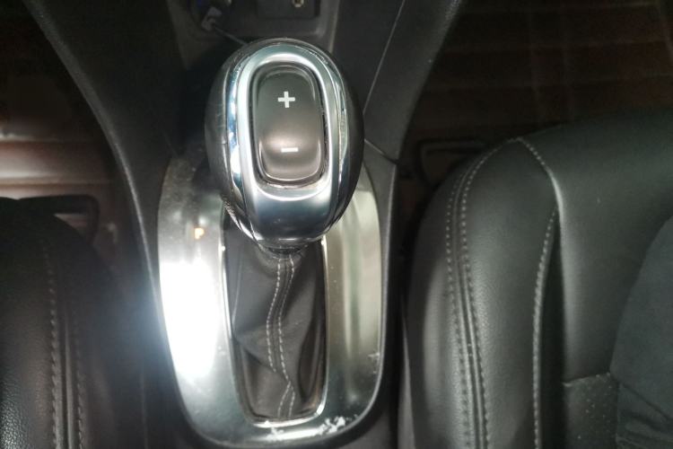 Used Buick Encore 2015 1.4T Automatic Two-Wheel Drive Urban Elite Version Gear Lever