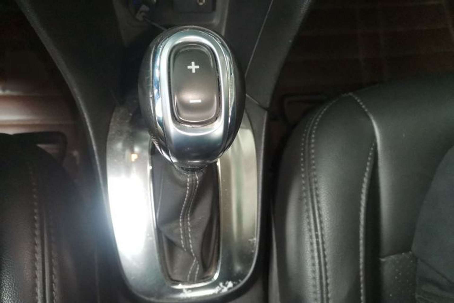 Used Buick Encore 2015 1.4T Automatic Two-Wheel Drive Urban Elite Version Gear Lever