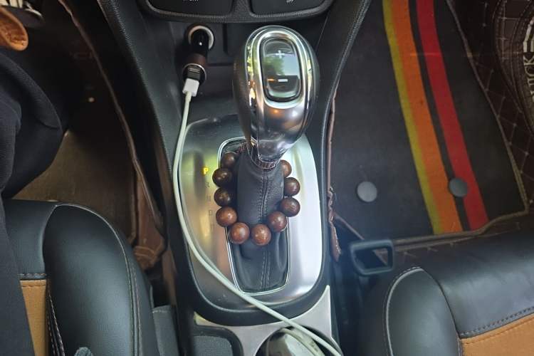 Used Buick Encore 2015 1.4T Automatic Two-Wheel Drive Urban Leading Model Gear Lever