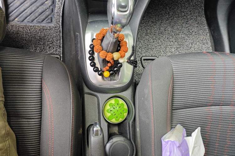 Used Buick Encore 2015 1.4T Automatic Two-Wheel Drive Urban Elite Version Gear Lever