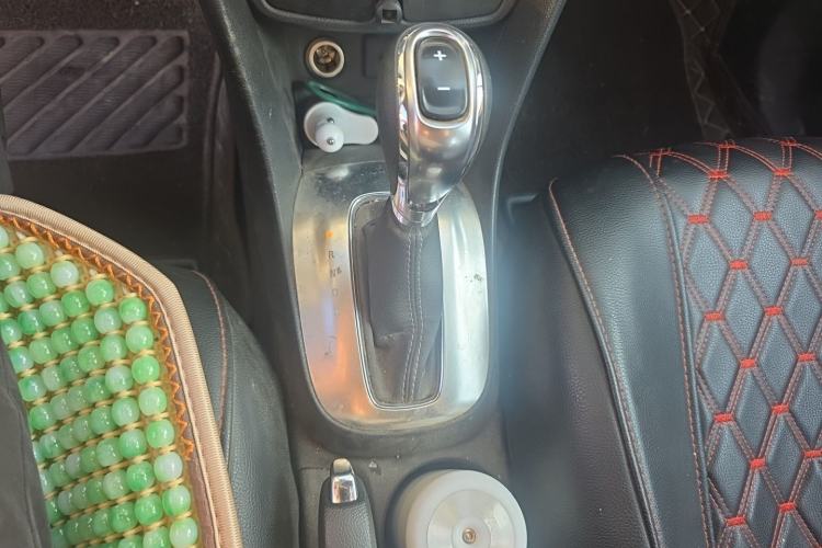 Used Buick Encore 2015 1.4T Automatic Two-Wheel Drive Urban Elite Version Gear Lever