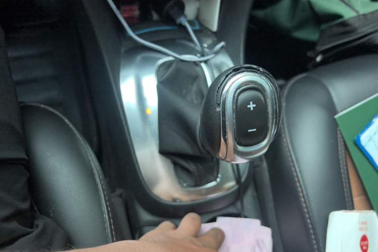Used Buick Encore 2015 1.4T Automatic Two-Wheel Drive Urban Leading Model Gear Lever
