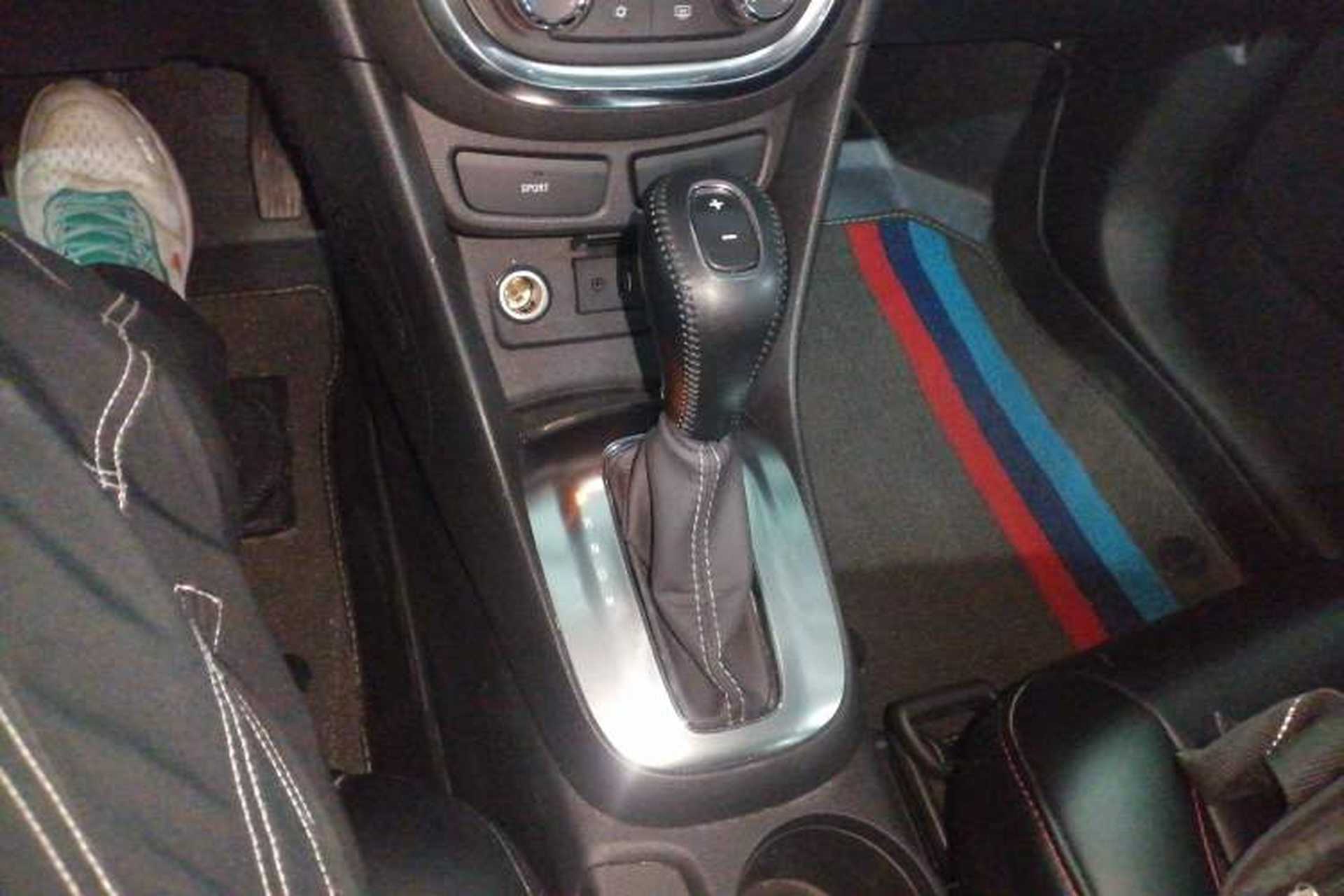 Used Buick Encore 2015 1.4T Automatic Two-Wheel Drive Urban Elite Version Gear Lever