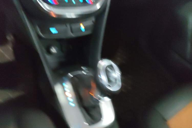 Used Buick Encore 2015 1.4T Automatic Two-Wheel Drive Urban Leading Model Gear Lever